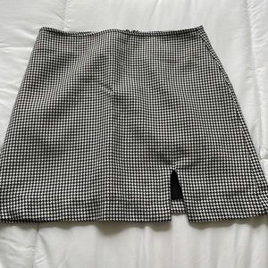 Forever 21. Black&white mini skirt. Size XS
